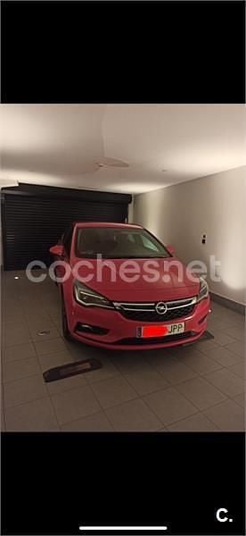 Usado Opel Astra Selective 110 HP (80 kW) 2016 Vermelho Sedan