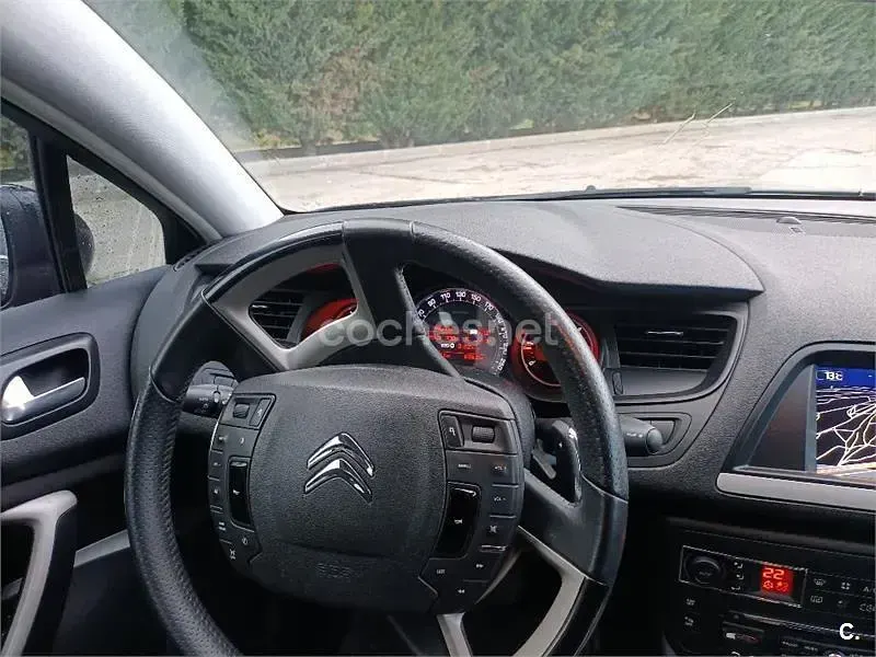 Usado Citroën C5 Seduction 114 CV (83 kW) 2012 Negro Familiar