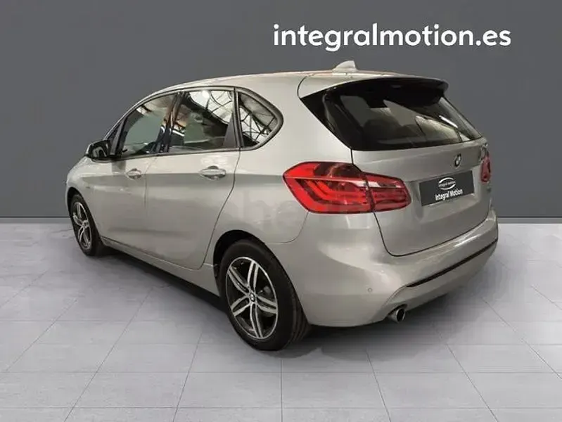 Usado BMW 218 150 CV (110 kW) 2016 Gris / plata Familiar