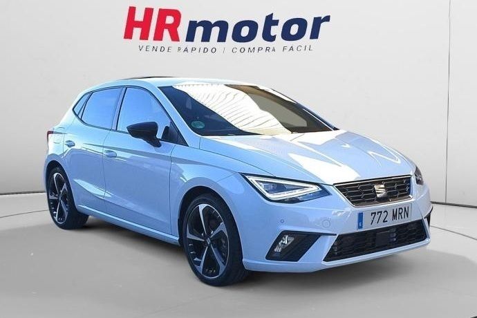 Gris Usado 2024 Seat Ibiza FR | 20.840 € (Precio justo) - Imagen 1/4