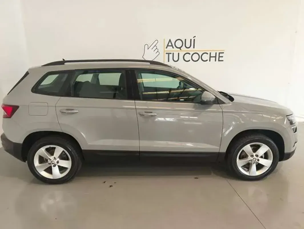 Usado Skoda Karoq Ambition 150 CV (110 kW) 2021 Gris SUV