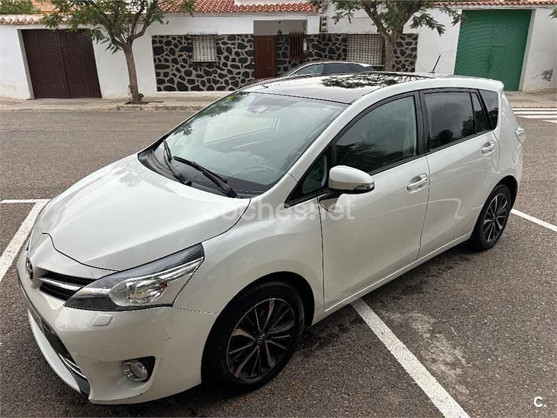 Blanco Usado 2018 Toyota Verso Advance Monovolumen | 15.100 € (Precio justo) - Imagen 1/4