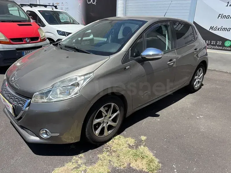 Usado Peugeot 208 Access 82 CV (60 kW) 2015 Beige Utilitario