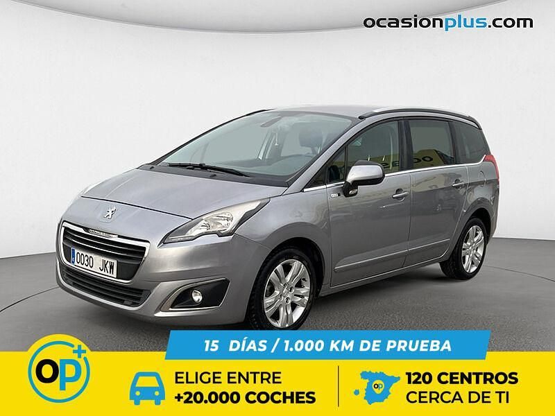 Usado Peugeot 5008 Style 120 CV (88 kW) 2015 Gris Monovolumen