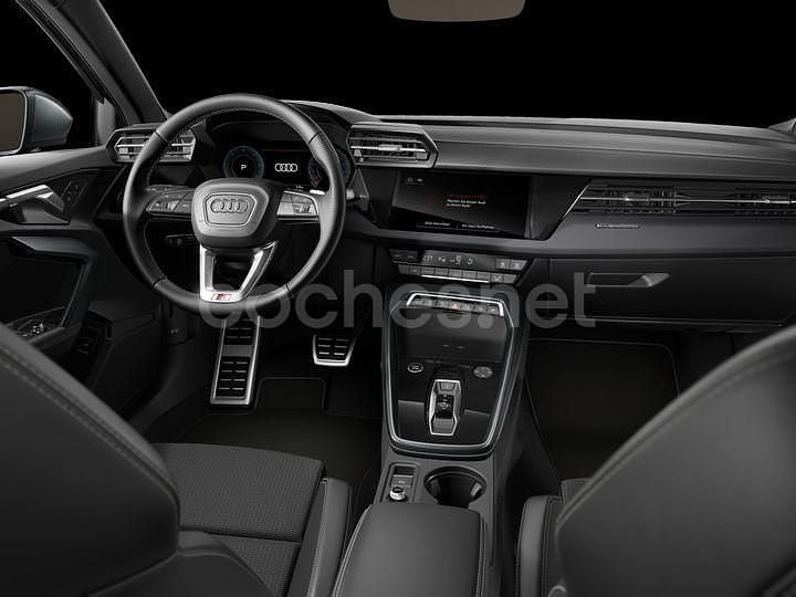 Usado Audi A3 S-Line 150 CV (110 kW) 2025 Gris / plata Berlina