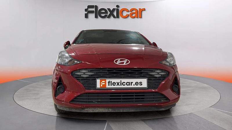 Usado Hyundai i10 67 CV (49 kW) 2023 Rojo Utilitario