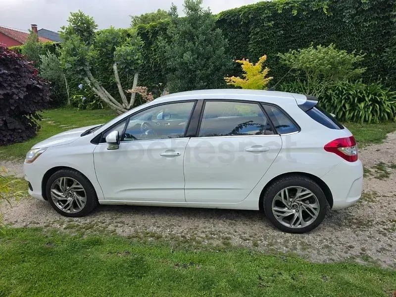 Usado Citroën C4 92 CV (67 kW) 2012 Blanco Berlina