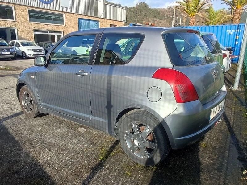 Usado Suzuki Swift GL 69 CV (50 kW) 2006 Gris / plata Utilitario