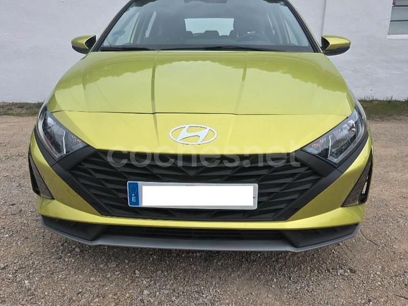 Verde Usado 2024 Hyundai i20 Berlina | 15.400 € (Precio justo) - Imagen 1/4