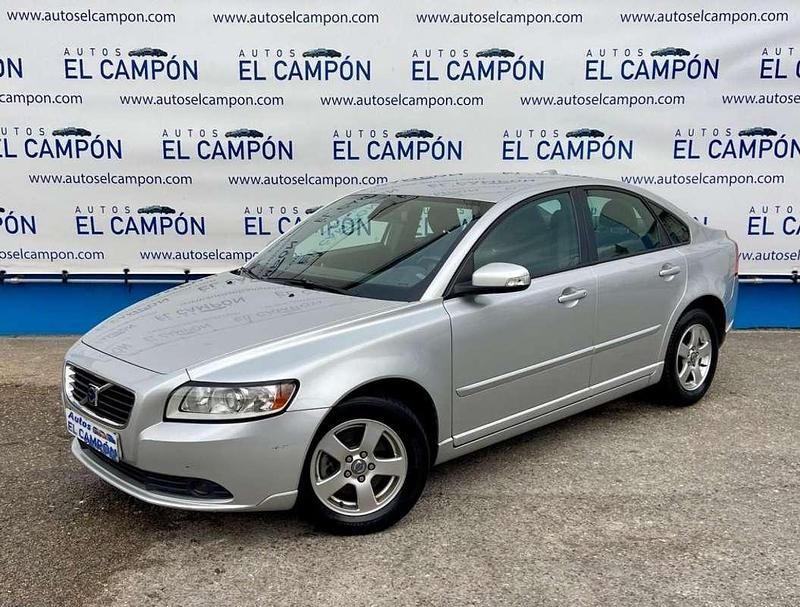 Gris / plata Usado 2008 Volvo S40 Kinetic Berlina | 6800 € (Precio justo) - Imagen 1/4