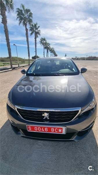 Usado Peugeot 308 Allure 110 CV (80 kW) 2020 Gris / plata Berlina