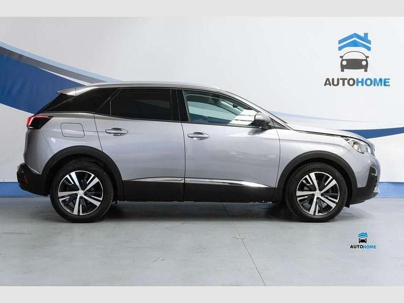 Usado Peugeot 3008 Allure 131 CV (96 kW) 2020 Gris SUV