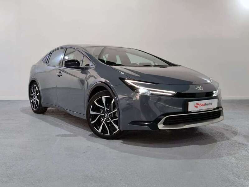 Gris Usado 2023 Toyota Prius Utilitario | 38.390 € - Imagen 1/4