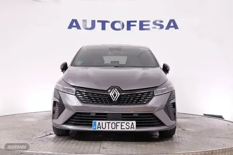 Usado Renault Clio Techno 90 CV (66 kW) 2025 Gris Utilitario