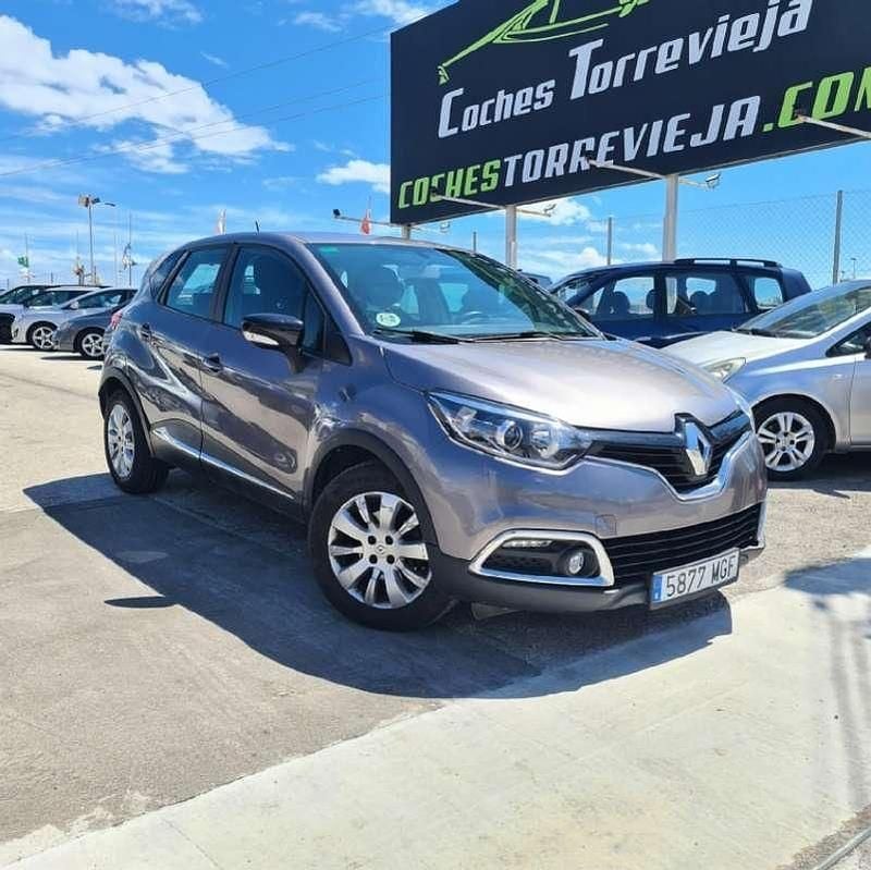 Usado Renault Captur Life 90 CV (66 kW) 2015 Gris SUV