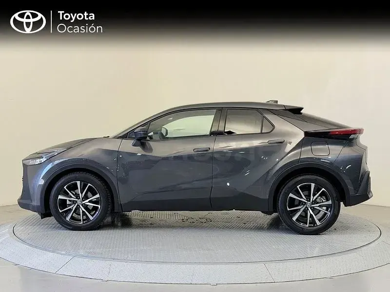Usado Toyota C-HR Advance 140 CV (102 kW) 2025 Gris / plata SUV