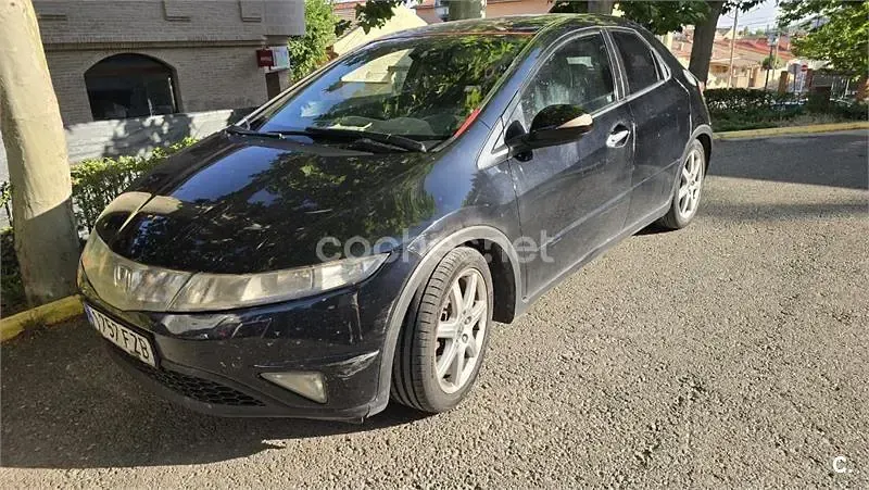Usado Honda Civic Executive 140 CV (102 kW) 2008 Negro Berlina