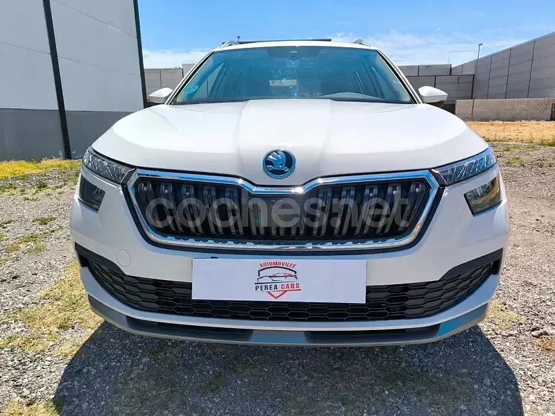 Usado Skoda Kamiq Ambition 110 CV (80 kW) 2021 Blanco SUV
