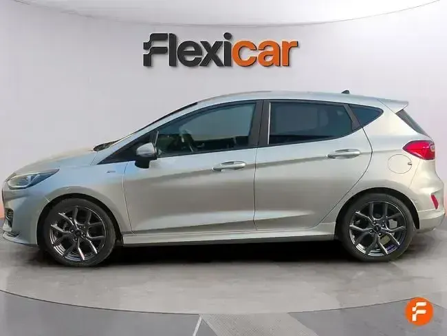 Usado Ford Fiesta Trend 125 CV (91 kW) 2022 Gris / plata Utilitario