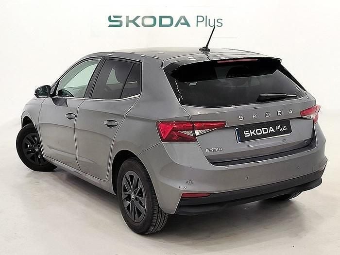 Usado Skoda Fabia Selection 115 CV (84 kW) 2025 Gris Utilitario