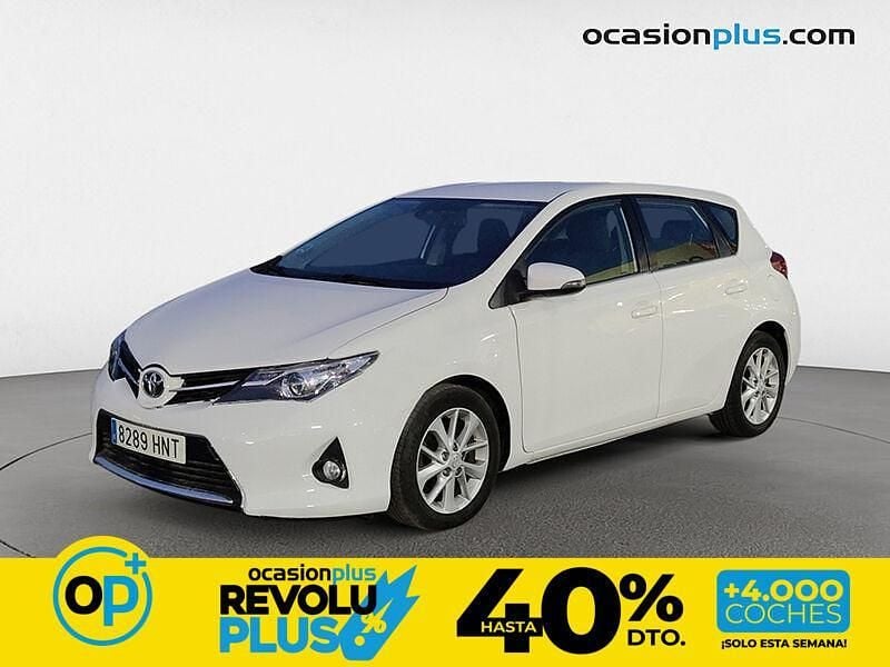 Usado Toyota Auris Active 124 CV (91 kW) 2013 Blanco Utilitario