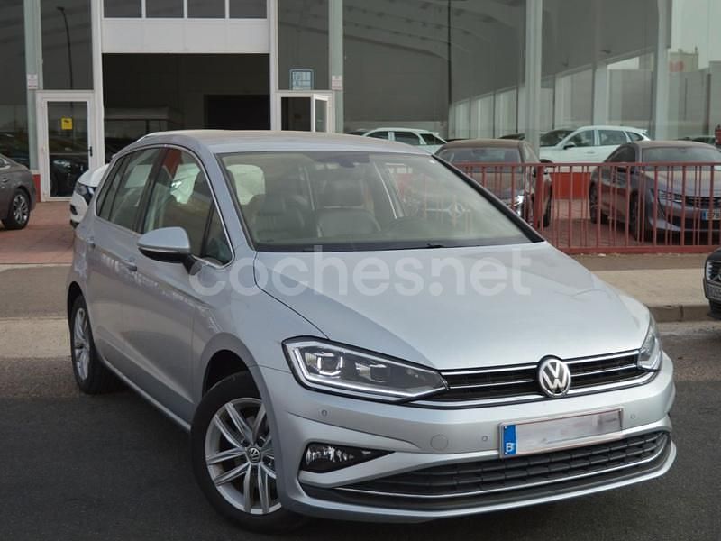 Usado VW Golf Sportsvan Sportline 116 CV (85 kW) 2019 Gris Monovolumen