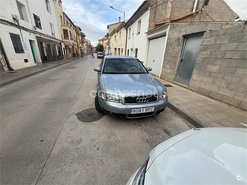 Usado Audi A4 S-Line 115 CV (84 kW) 2001 Gris / plata Berlina
