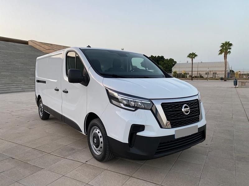Usado Nissan Primastar 110 CV (80 kW) 2023 Blanco Monovolumen
