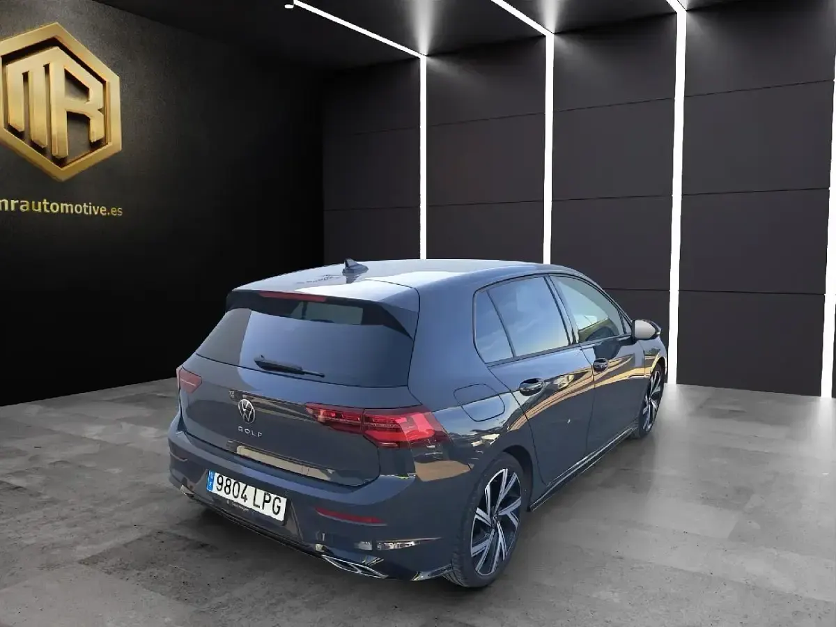 Usado VW Golf VII R-line 150 CV (110 kW) 2021 Gris metalizado Utilitario