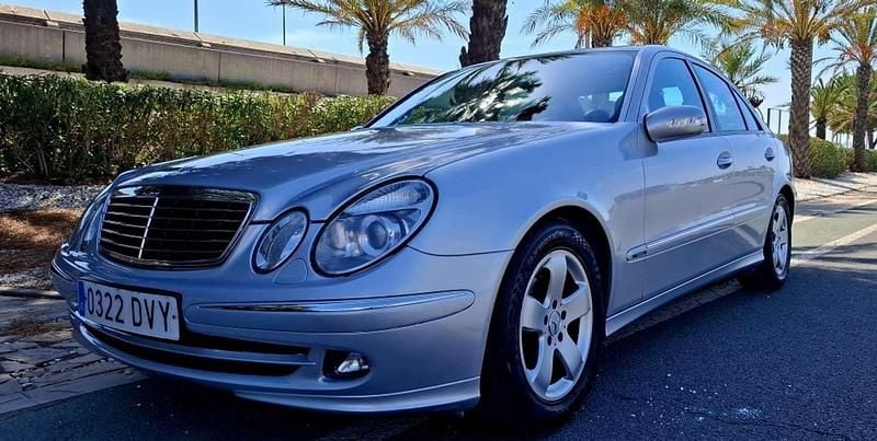 Plateado Usado 2006 Mercedes E280 Berlina | 8990 € - Imagen 1/4
