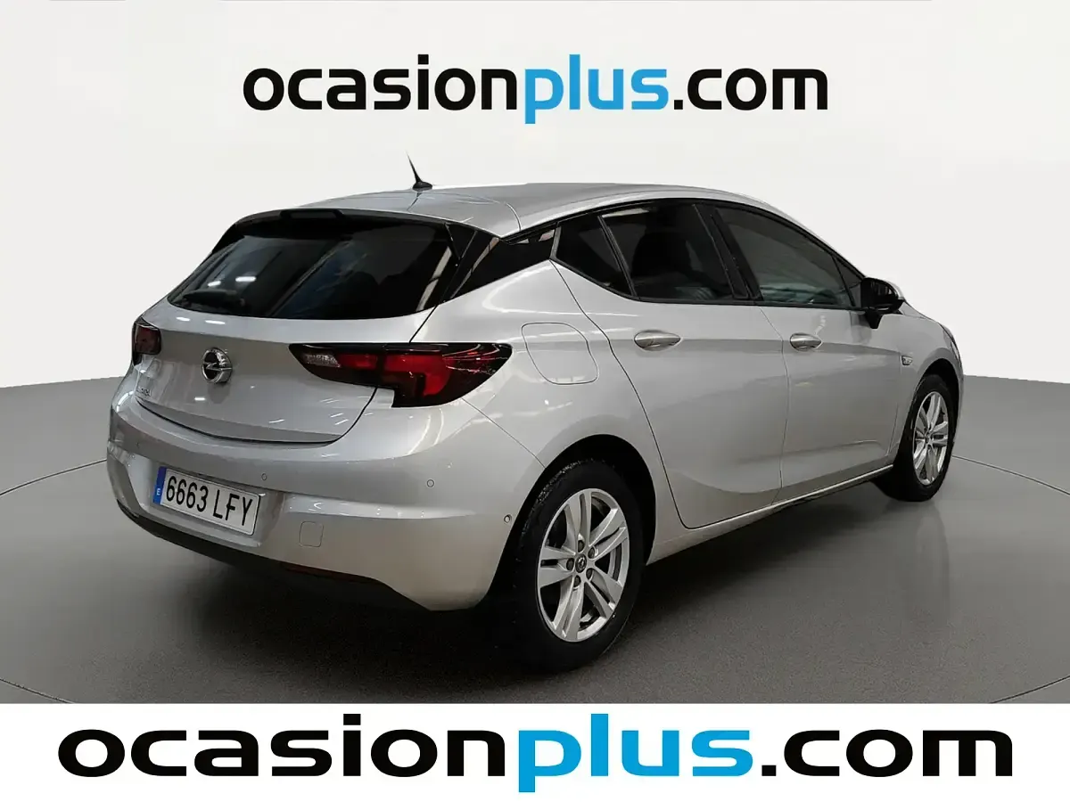 Usado Opel Astra GS Line 110 CV (80 kW) 2020 Gris Berlina