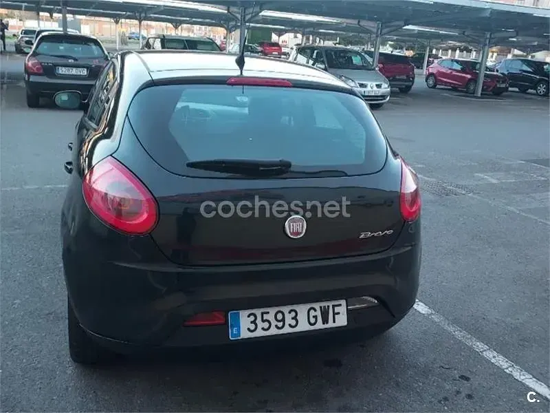 Usado Fiat Bravo Dynamic 105 CV (77 kW) 2010 Negro Utilitario