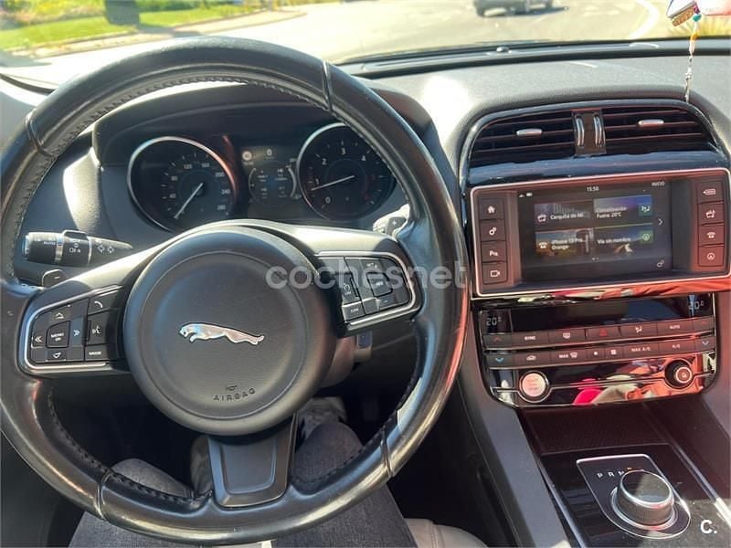 Usado Jaguar F-Pace Portfolio 180 CV (132 kW) 2017 Azul SUV