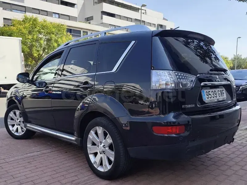 Usado Mitsubishi Outlander Motion 177 CV (130 kW) 2010 Negro SUV