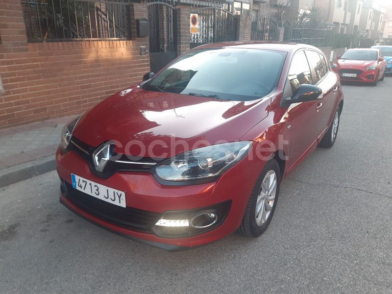 Granate Usado 2016 Renault Mégane III Life Berlina | 6900 € (Buen precio) - Imagen 1/4