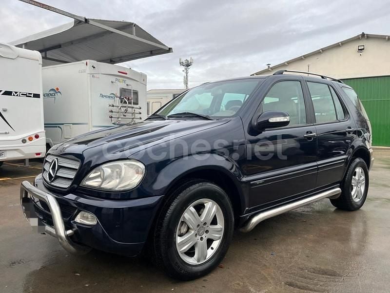 Azul Usado 2005 Mercedes ML270 Edition SUV | 6999 € - Imagen 1/4