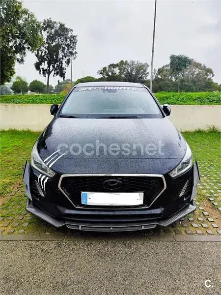Usado Hyundai i30 120 CV (88 kW) 2017 Negro Berlina