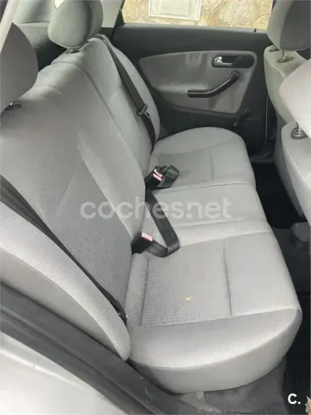 Begagnad Seat Ibiza 75 HK (55 kW) 2004 Grå Halvkombi