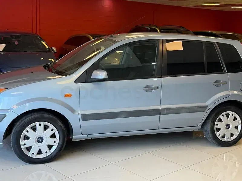 Usado Ford Fusion Ambiente 68 CV (50 kW) 2008 Azul Utilitario