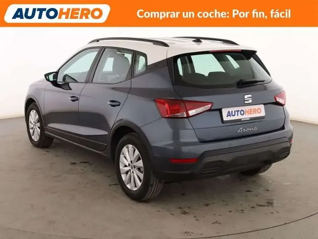 Usado Seat Arona Style 110 CV (80 kW) 2022 Gris SUV