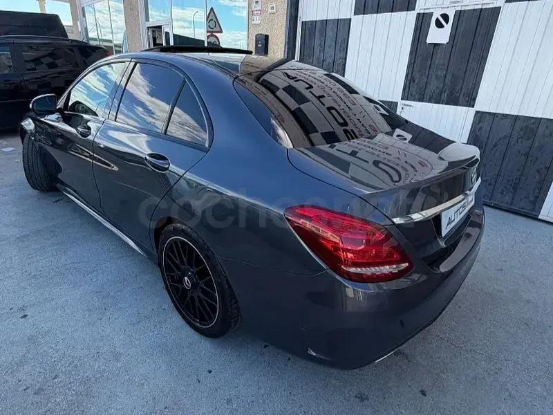 Usado Mercedes C250 AMG line 204 CV (150 kW) 2015 Gris / plata Berlina