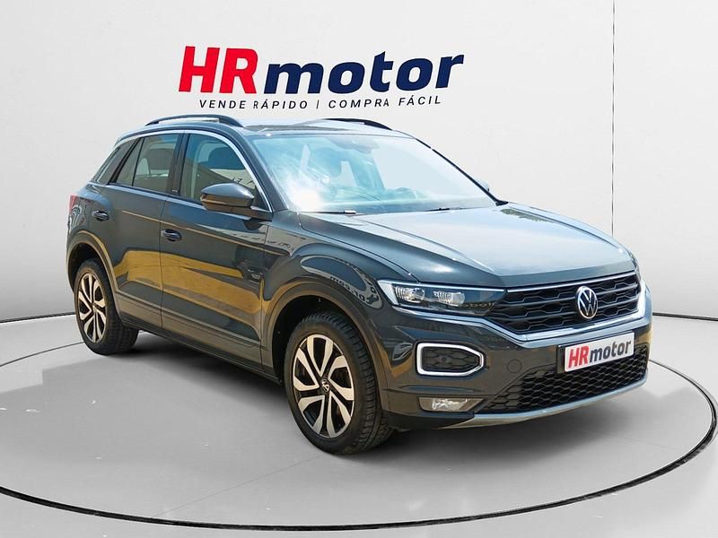 Gris Usado 2022 VW T-Roc Advance SUV | 19.010 € (Un poco caro) - Imagen 1/4