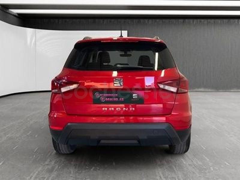 Usado Seat Arona Ecomotive 95 CV (69 kW) 2018 Rojo SUV