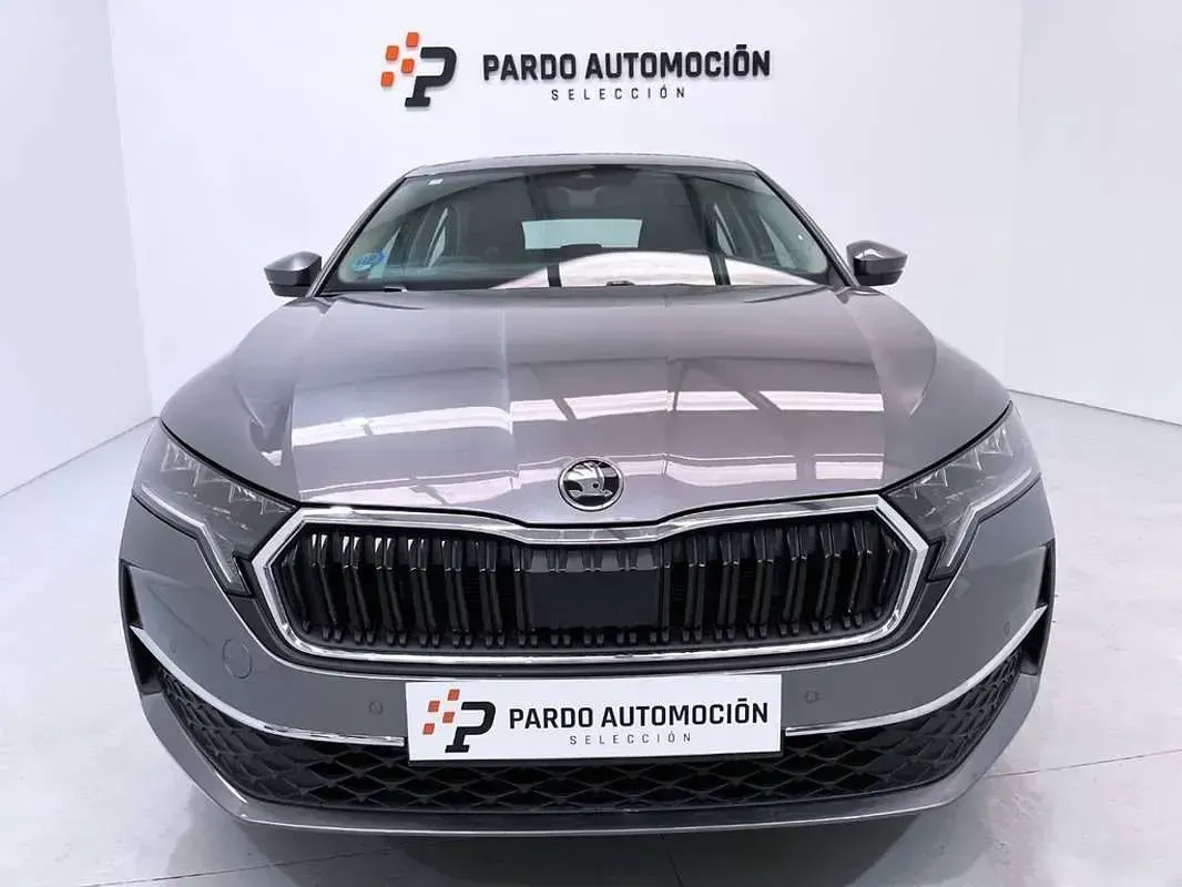 Usado Skoda Octavia Selection 150 CV (110 kW) 2025 Gris Utilitario