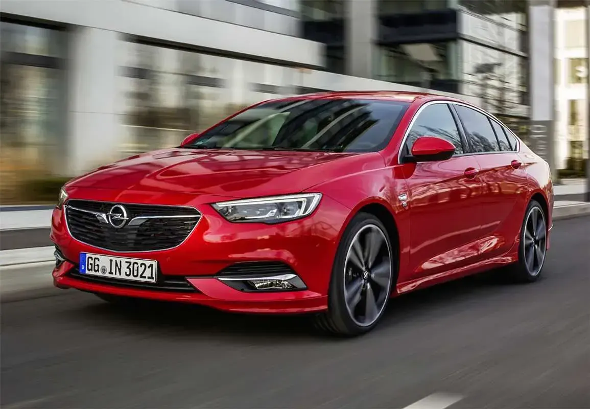 Usado Opel Insignia Excellence 170 CV (125 kW) 2016 Azul Familiar