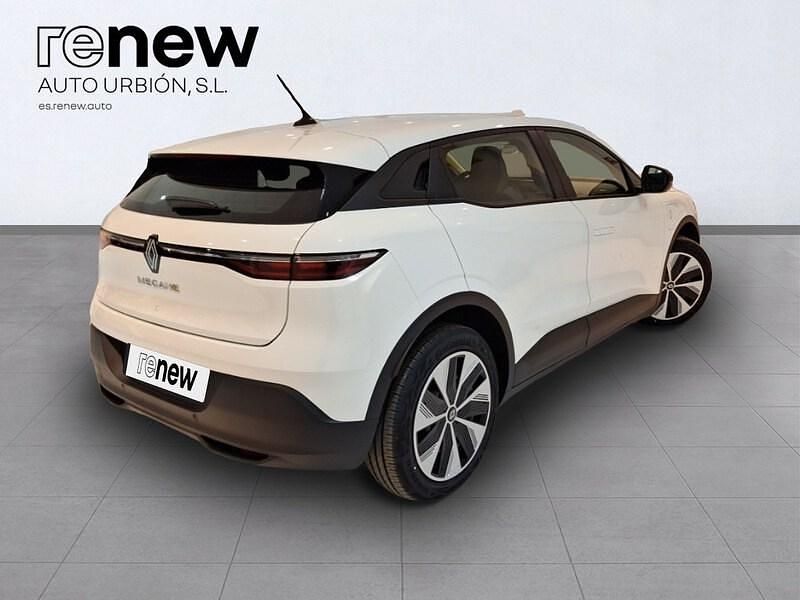 Usado Renault Mégane Evolution 96 kW (131 CV) 2023 Blanc glacier Berlina