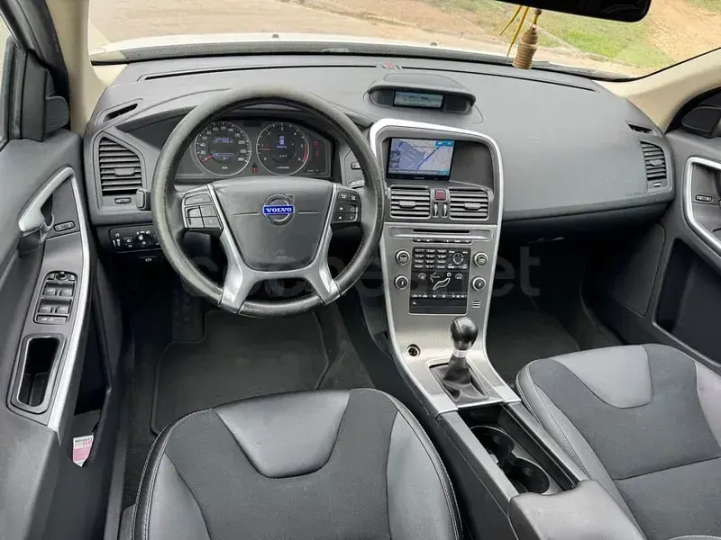 Usado Volvo XC60 Momentum 163 CV (119 kW) 2011 Blanco SUV