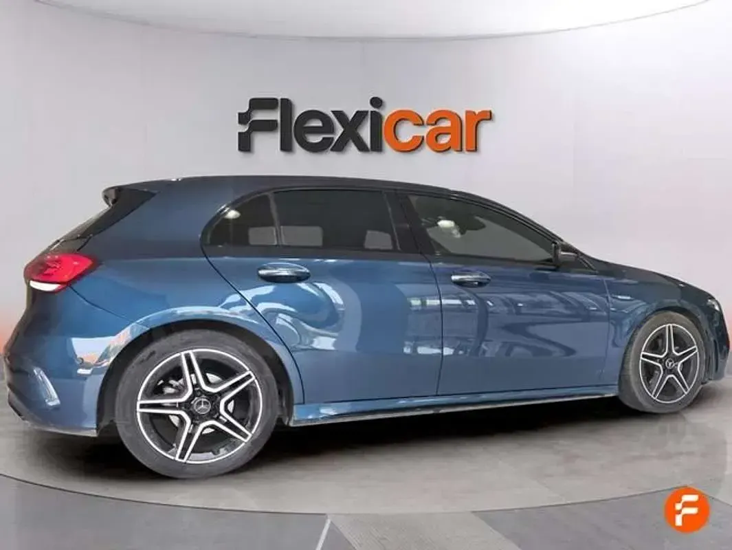 Usado Mercedes A180 109 CV (80 kW) 2021 Azul Utilitario
