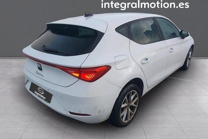 Usado Seat Leon Style 110 CV (80 kW) 2021