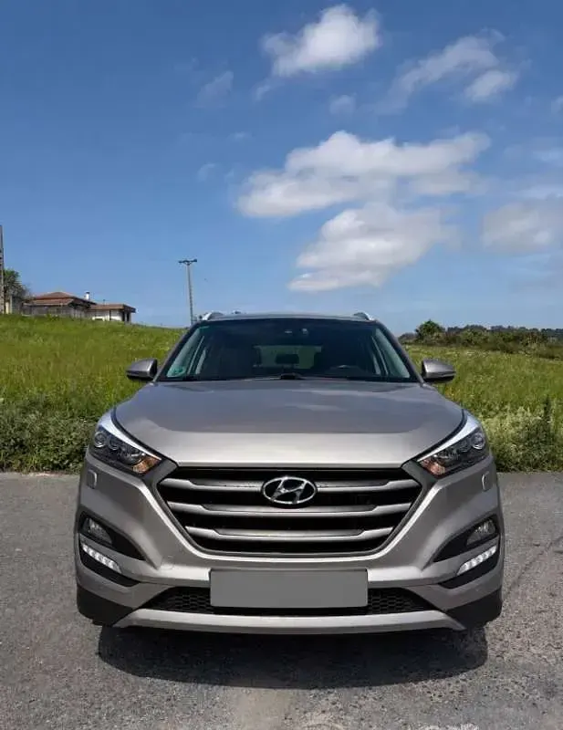 Usado Hyundai Tucson 141 CV (103 kW) 2018 Gris SUV